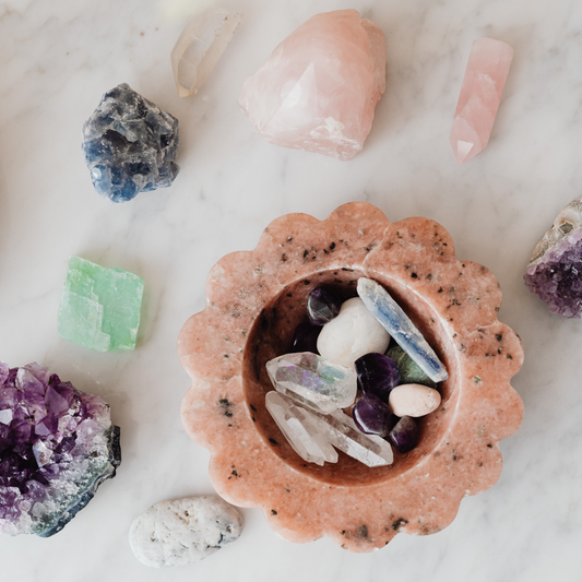 How to Use Reiki Crystals for Healing and Spiritual Growth ✨🪨