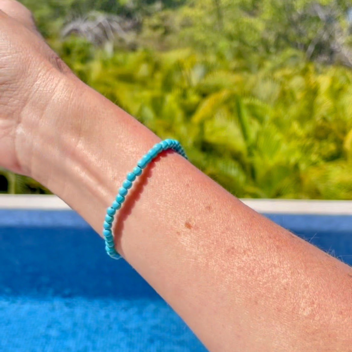 Beaded Bracelets: lite green