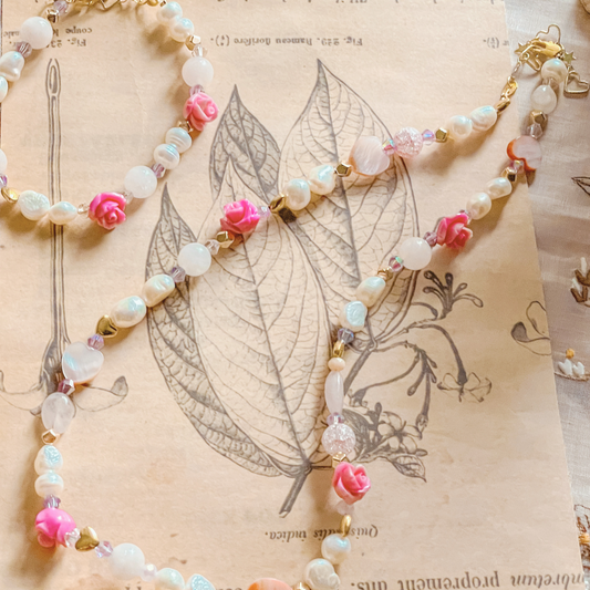 Delicate Beaded Necklace with Pink Roses and Pearls